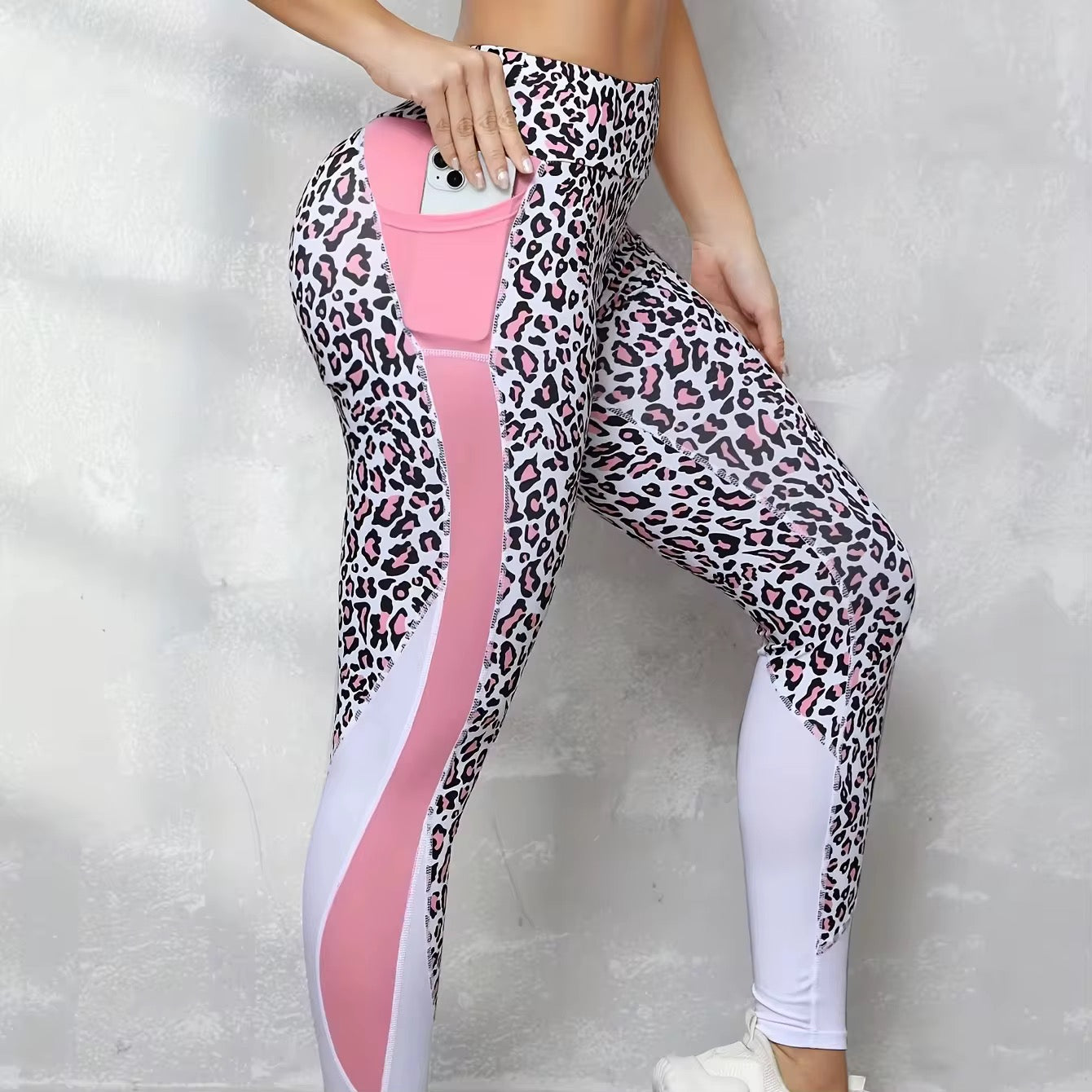 Glow-Fit leopard leggings